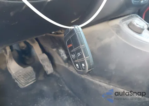 2018 Jeep Compass Trailhawk 4X4 z USA, uszkodzony, nr VIN 3C4NJDDB8JT307538